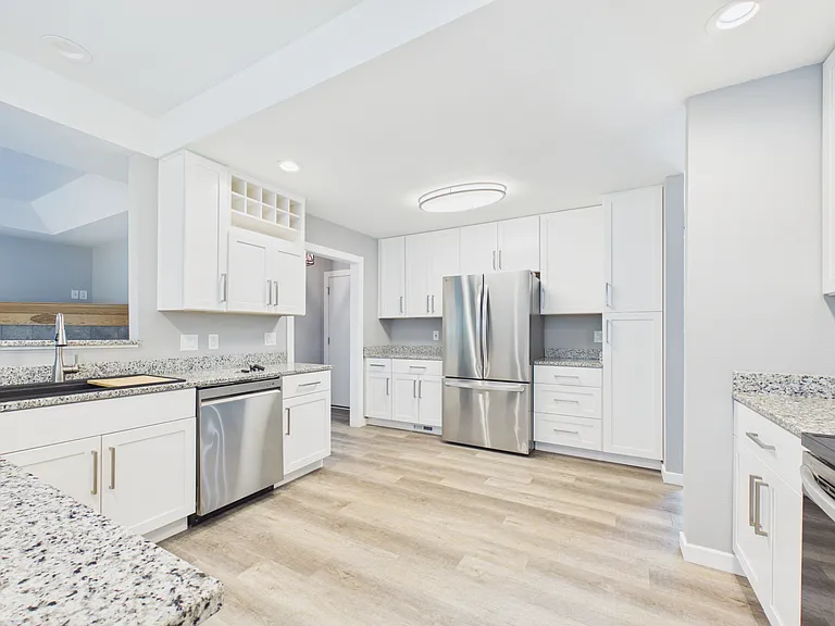 483 Baypoint Dr — Photo 13