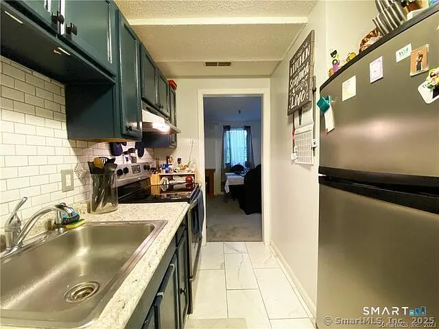1 Russell St #20 — Photo 11