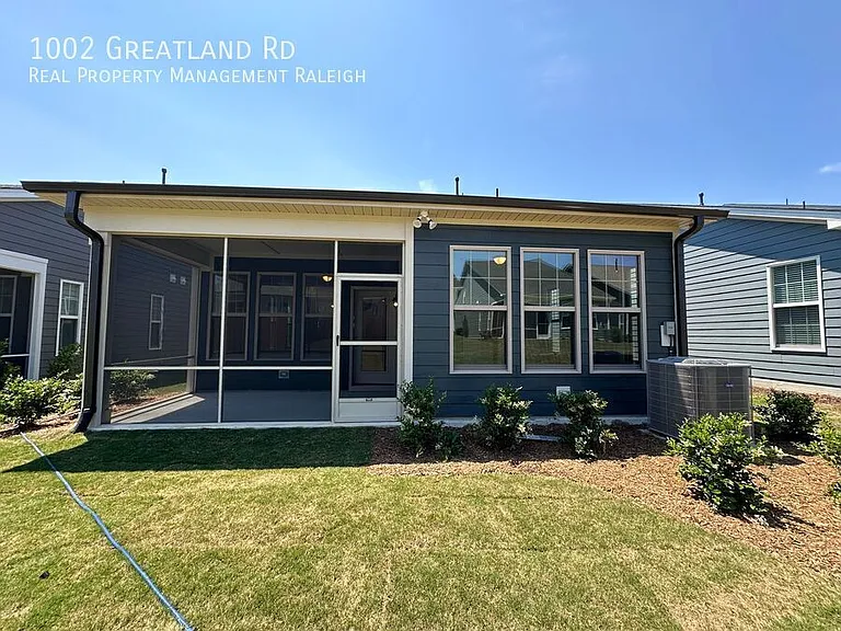 1002 Greatland Rd — Photo 2