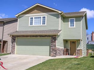 808 14th St, Wamego, KS 66547