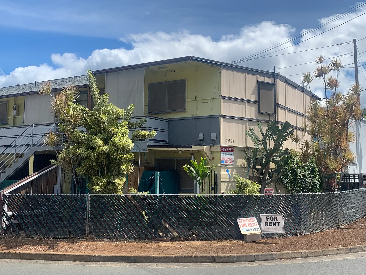 Varsity Cir, Honolulu — Photo 2