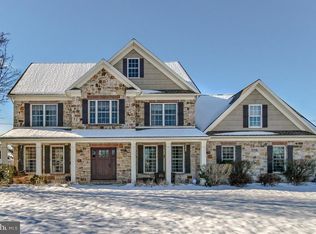 7 Meadow View Ct, Mechanicsburg, PA 17050