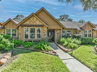 6211 Queensloch Dr, Houston, TX 77096