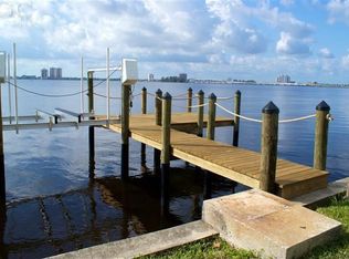 407 E North Shore Dr, North Fort Myers, FL 33917
