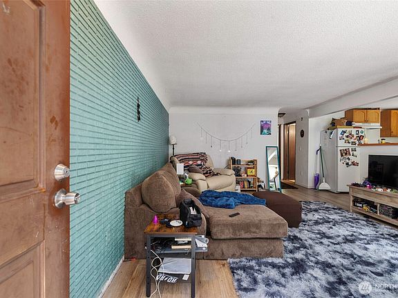 3rd image of 2326 Bigelow Street NE