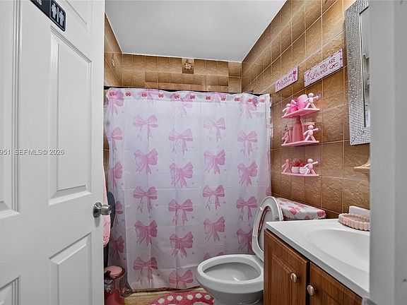 3rd image of 7151 SW 42nd St