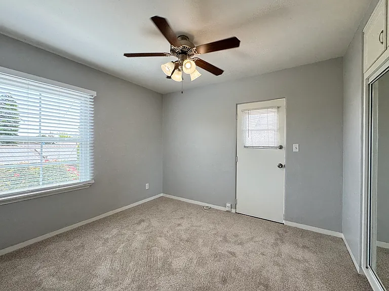 2975 Laurel St #19 — Photo 16