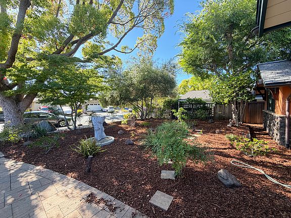 3rd image of 1867 Limetree Ln