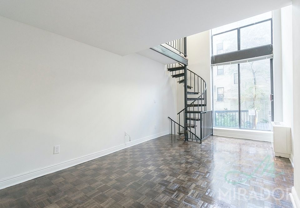 1st image of 153 E 32nd St Lbby Ld