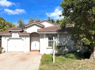 16765 SW 90th St, Miami, FL 33196