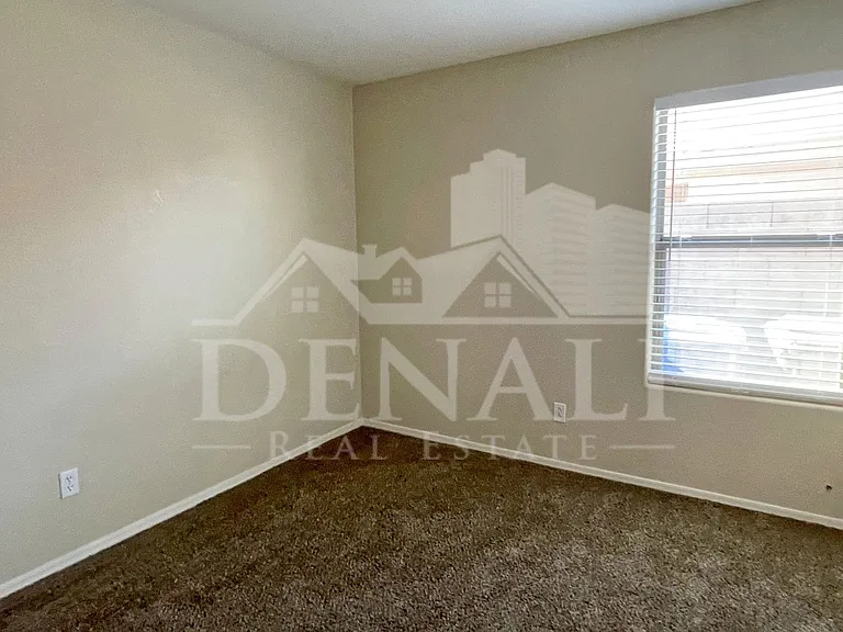 7220 S 55th Dr — Photo 19