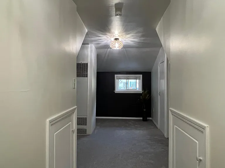 2332 Ardmore Ave — Photo 22