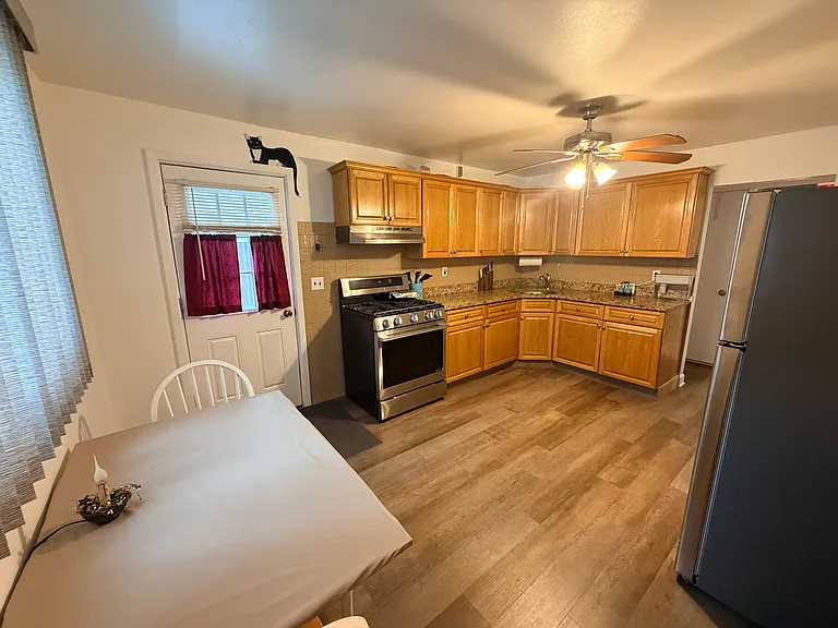 42 Newby Ave — Photo 4