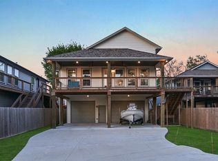 3707 Oakview St, Bacliff, TX 77518