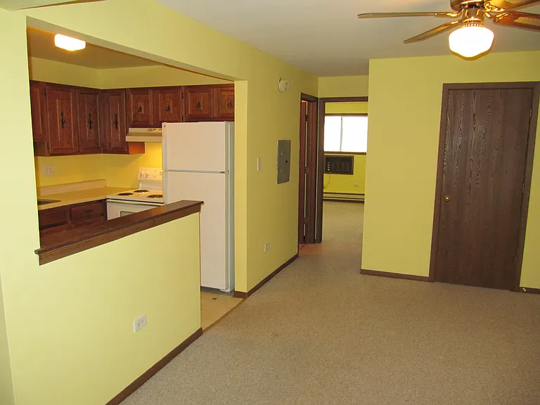 1856 N Goodwin Dr #1A — Photo 2