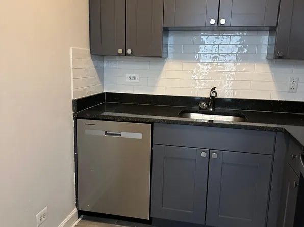 3825-310 N Pine Grove Ave #3825, Chicago, IL 60613