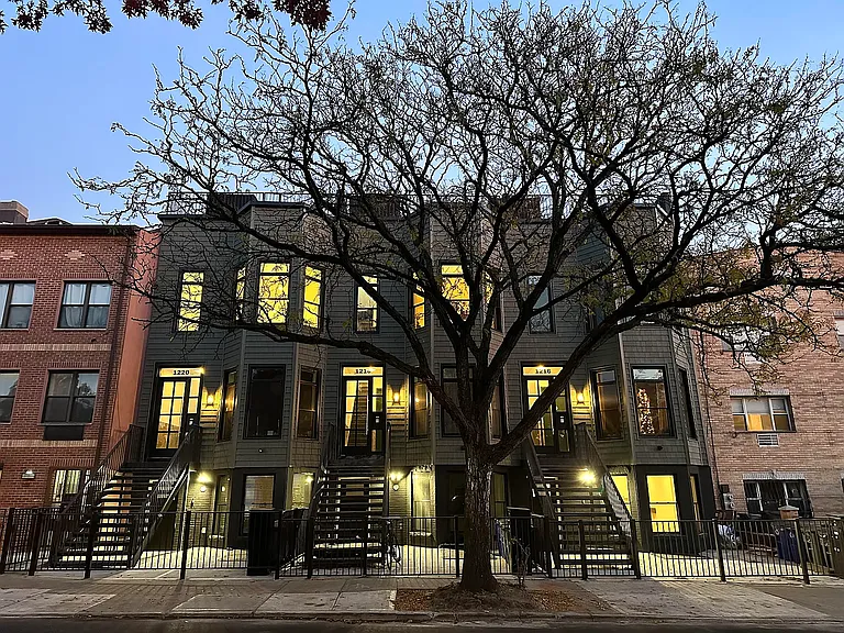 1216 Halsey St #3 — Photo 10