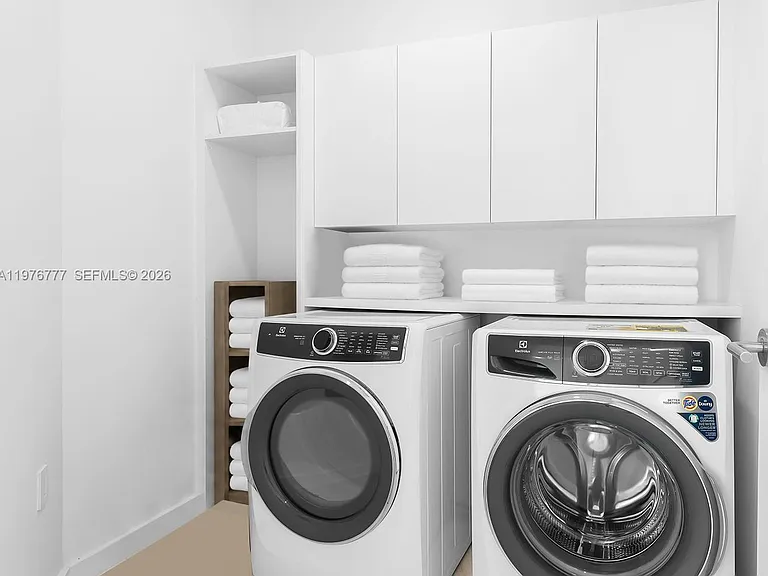 851 NE 1st Ave #Penthouse 5700 — Photo 47