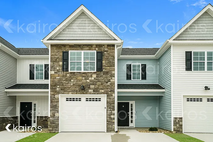 3708 Oak Leaf Way #B