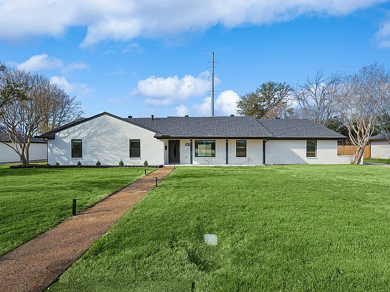 12417 Quincy Ln — Photo 3