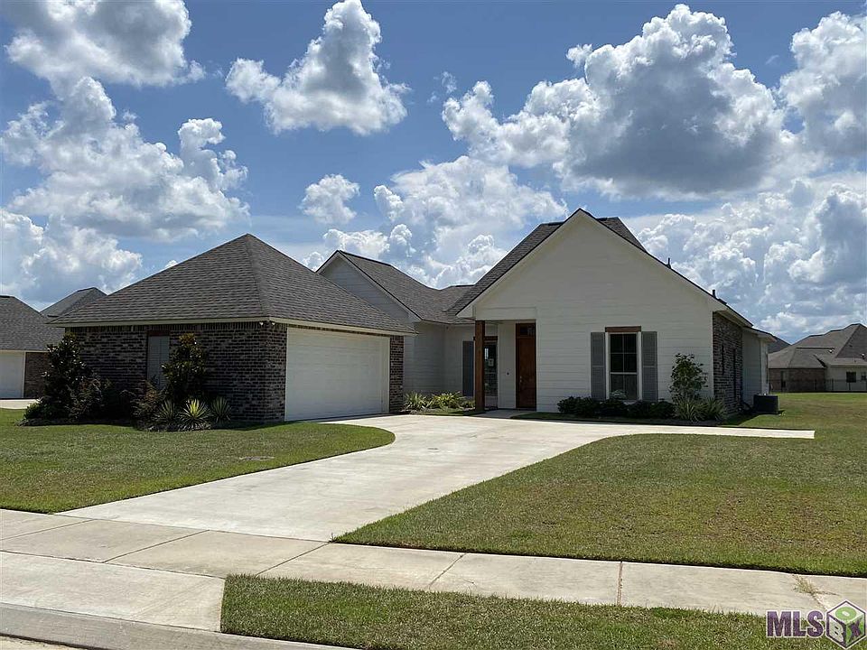 1st image of 22871 Hazard Dr