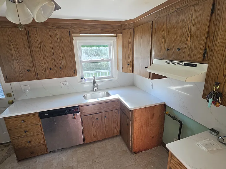 30 Coolidge St — Photo 13
