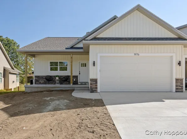 1976 Aspen Valley Ln, Ionia, MI 48846