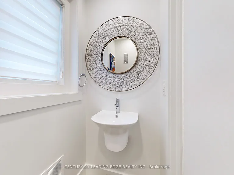 138 Budea Cres — Photo 12