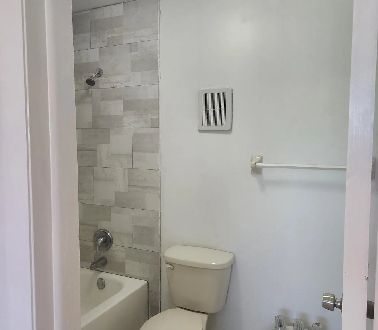 2 bed, 1100 sqft, $2,450 — Photo 4