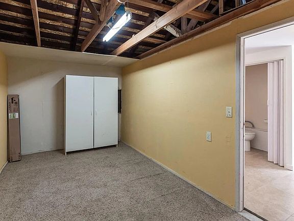 3rd image of 1385 Milton Way