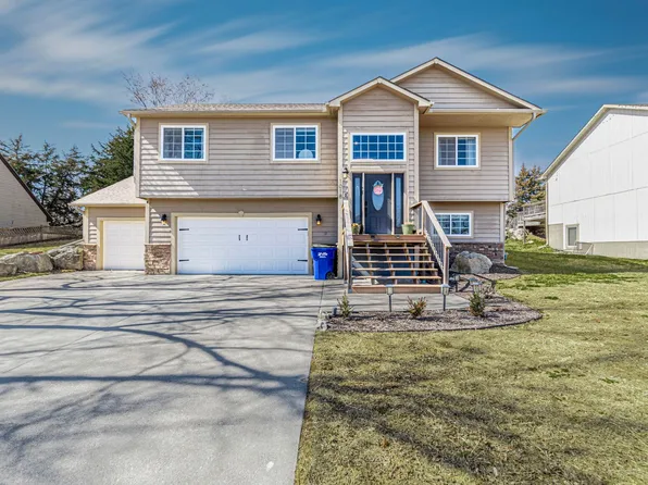 1018 S Webster St, Junction City, KS 66441