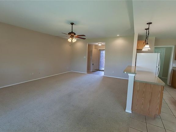3rd image of 6106 Twin Maple Dr
