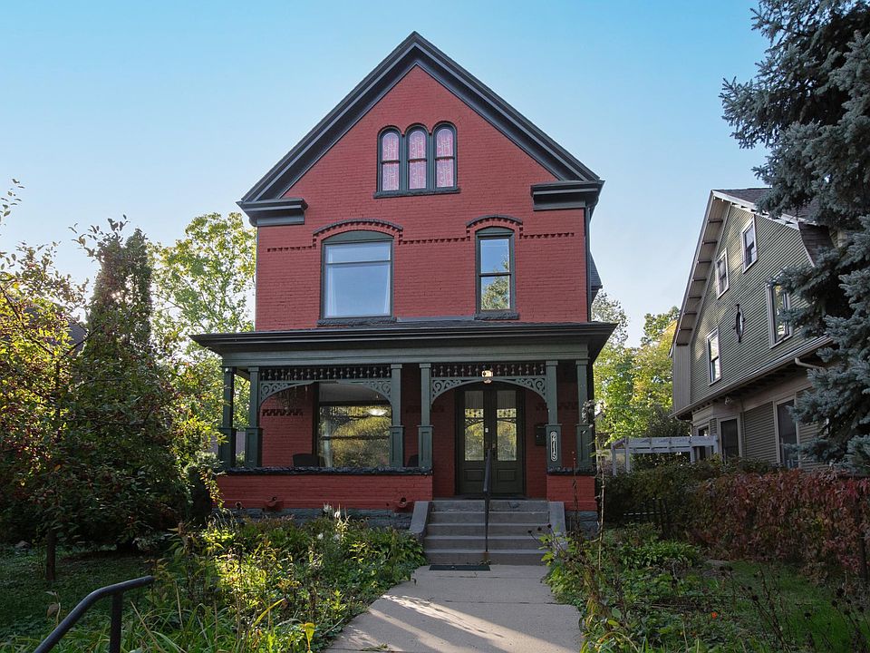 1st image of 2715 Lyndale Ave N