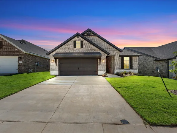 3522 Columbus St, Gainesville, TX 76240