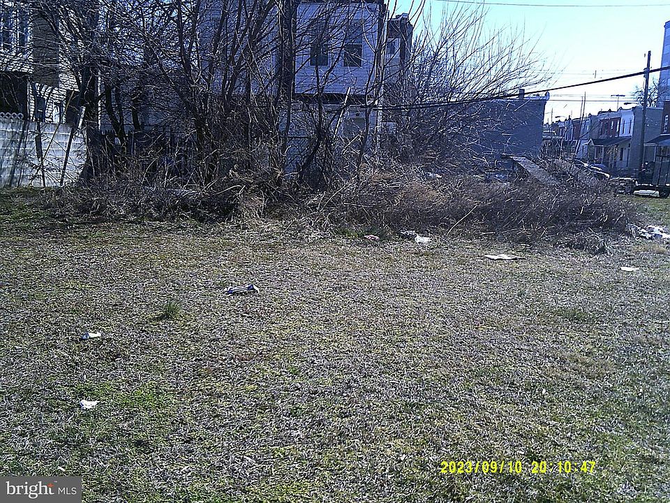2nd image of 3239 N Woodstock St