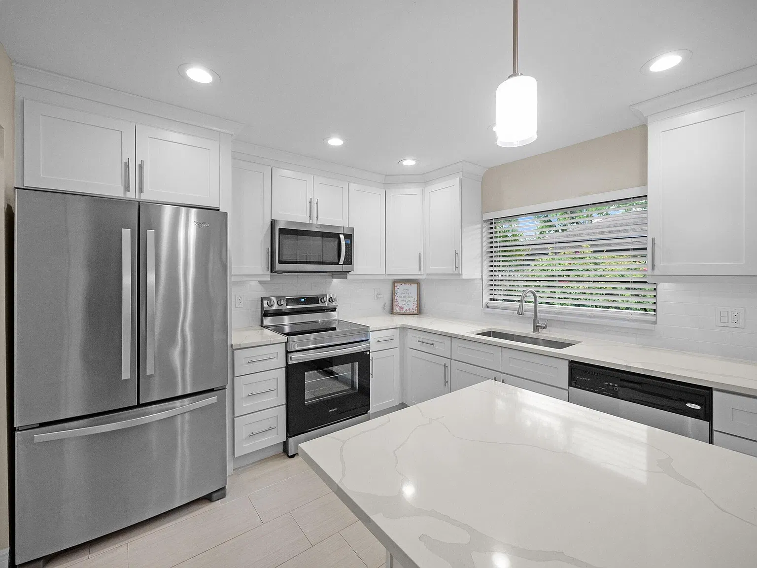 2 bed, 2.0 bath, 1400 sqft, $2,500 — Photo 1