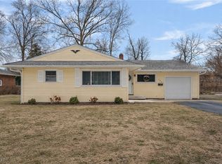 204 Normandy Dr, Painesville, OH 44077