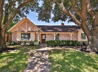 9906 Bob White Dr, Houston, TX 77096