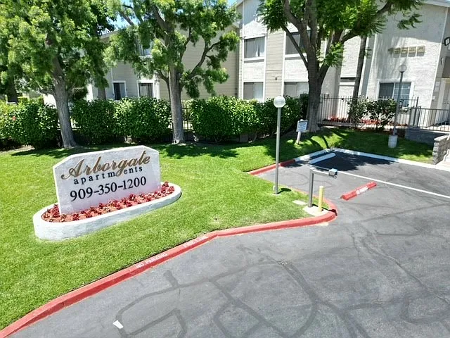 Arborgate Apartments — Photo 3