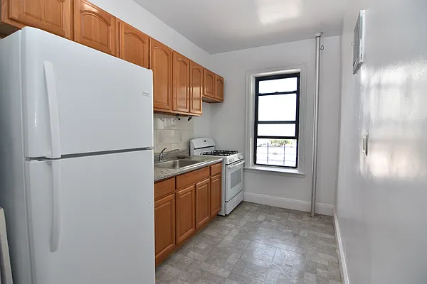 Rented by Bohemia Realty Group | media 2