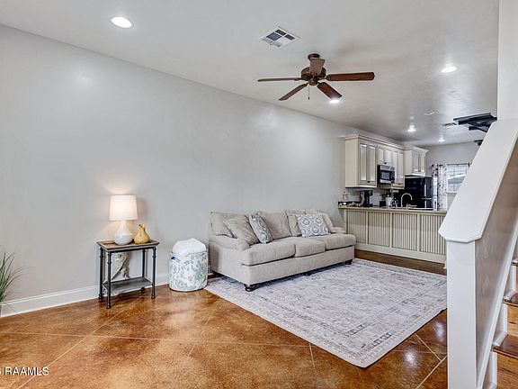 3rd image of 300 Roosevelt St APT A