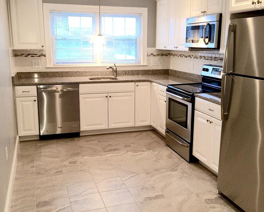 New eat-in kitchen