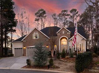 8703 Taunton Dr, Huntersville, NC 28078