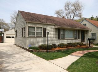 868 Hastings St, Elgin, IL 60120