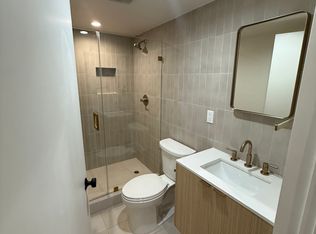 6541 De Longpre Ave, Los Angeles, CA 90028