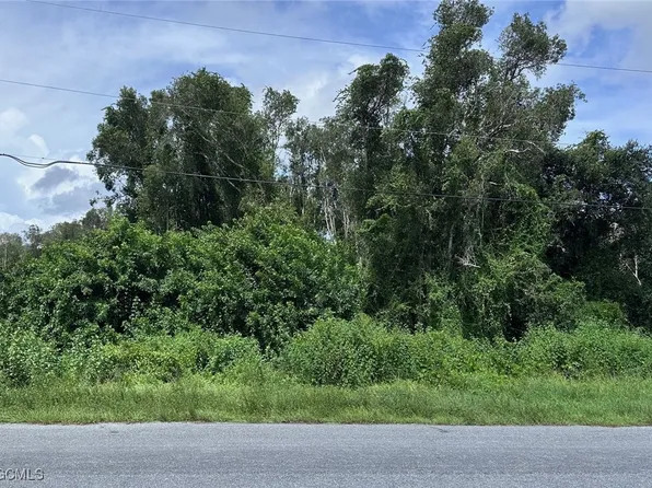 104 Zobora Cir, Fort Myers, FL 33913