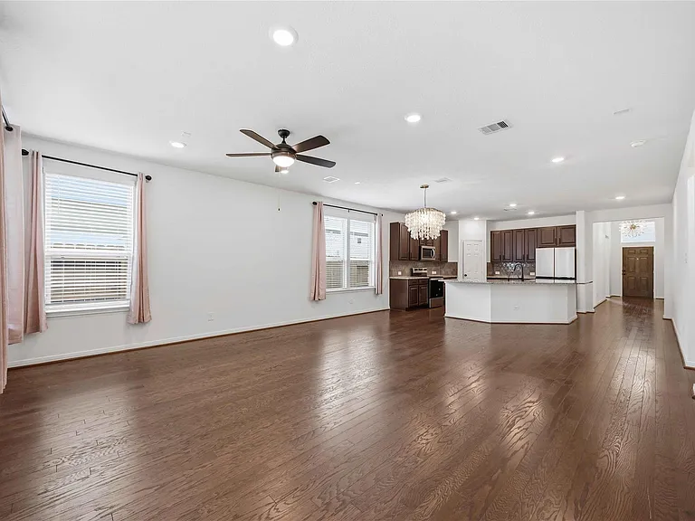 7627 Coral Key Dr — Photo 12