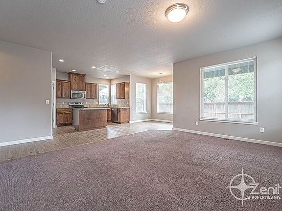 2nd image of 3001 NE Emmerson Ct