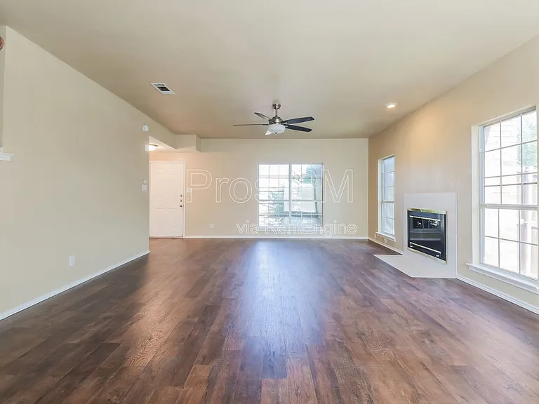 4108 Creekmeadow Dr — Photo 7
