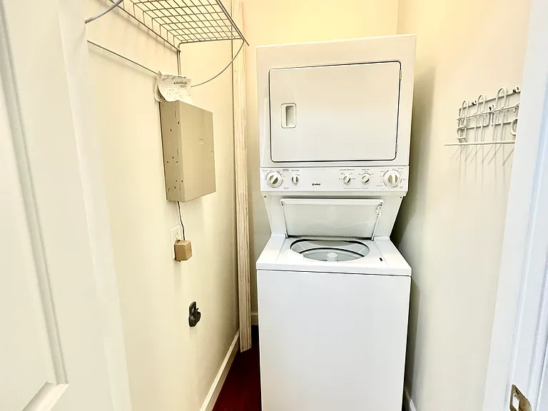955 Bolling Ave #103 — Photo 10